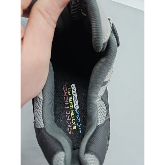 Skechers Men's Black and Gray Athletic Shoes Like New - Picture 9 of 10